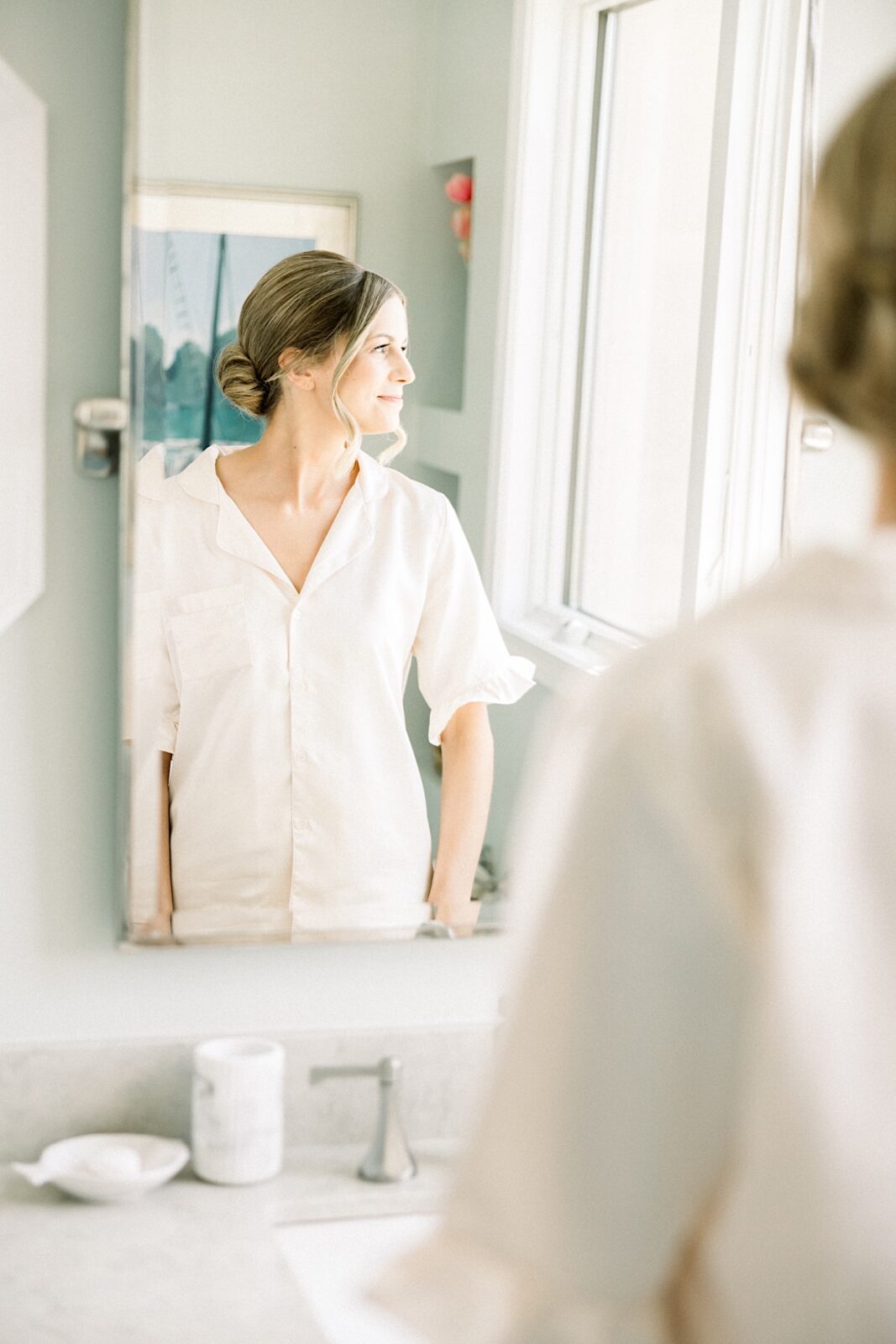 bride getting ready for wedding